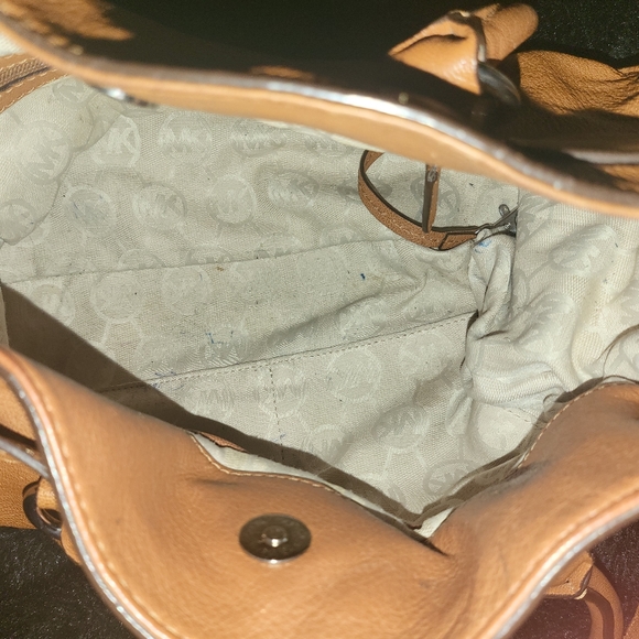 Michael Kors Hamilton Bag - Picture 5 of 5